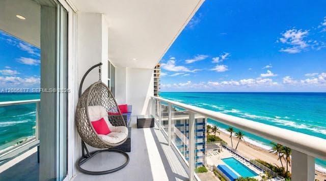 3140 Ocean Dr 1205 photo 2