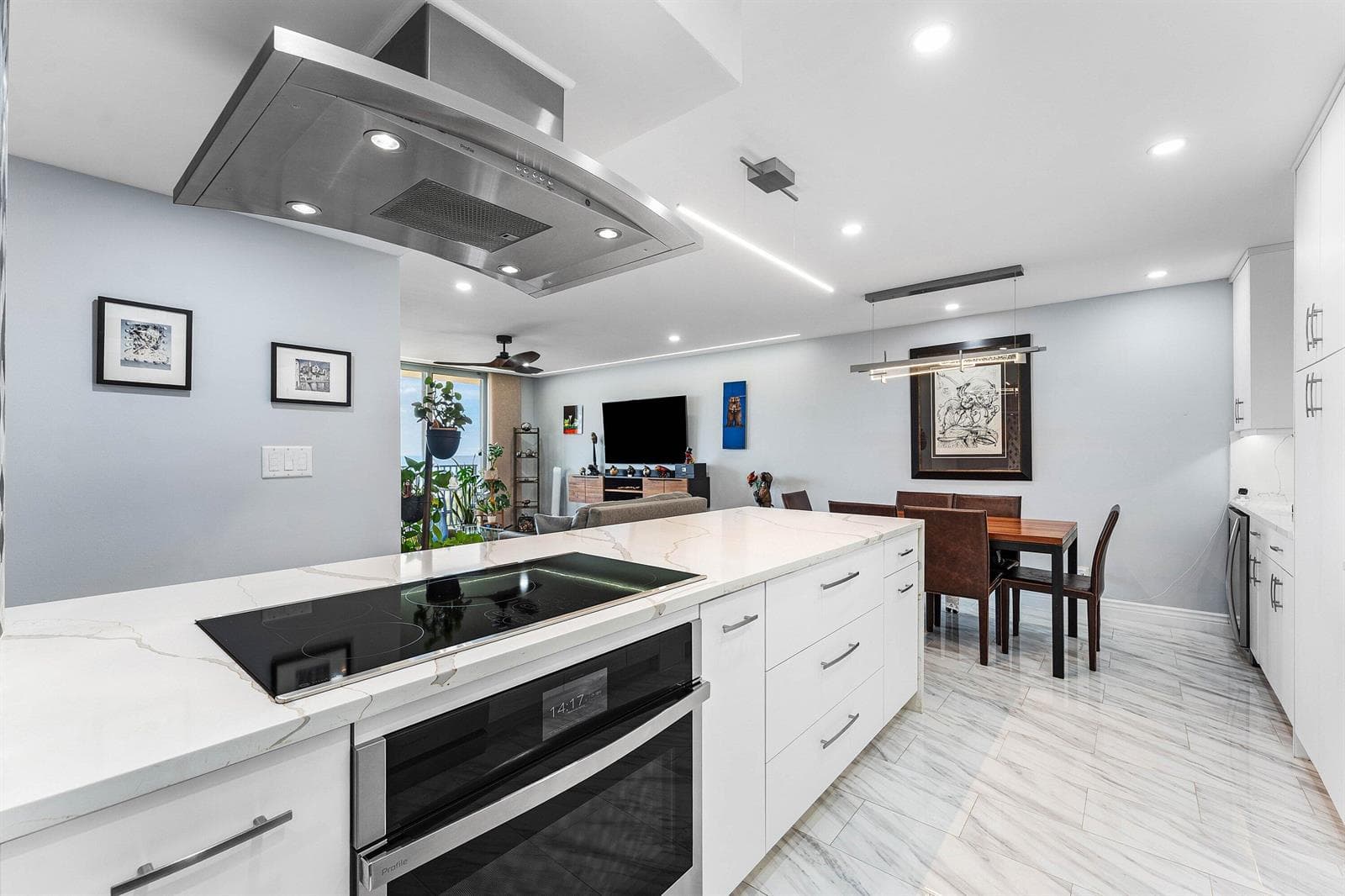 2121 N Ocean Boulevard 1704e photo 5