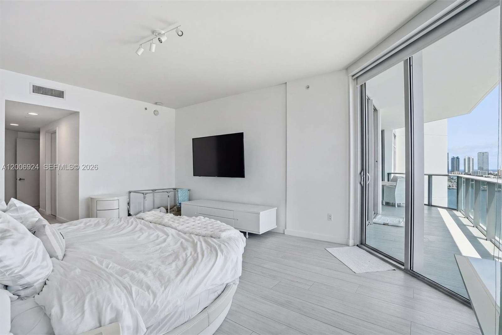 17301 Biscayne Blvd 1905 photo 22