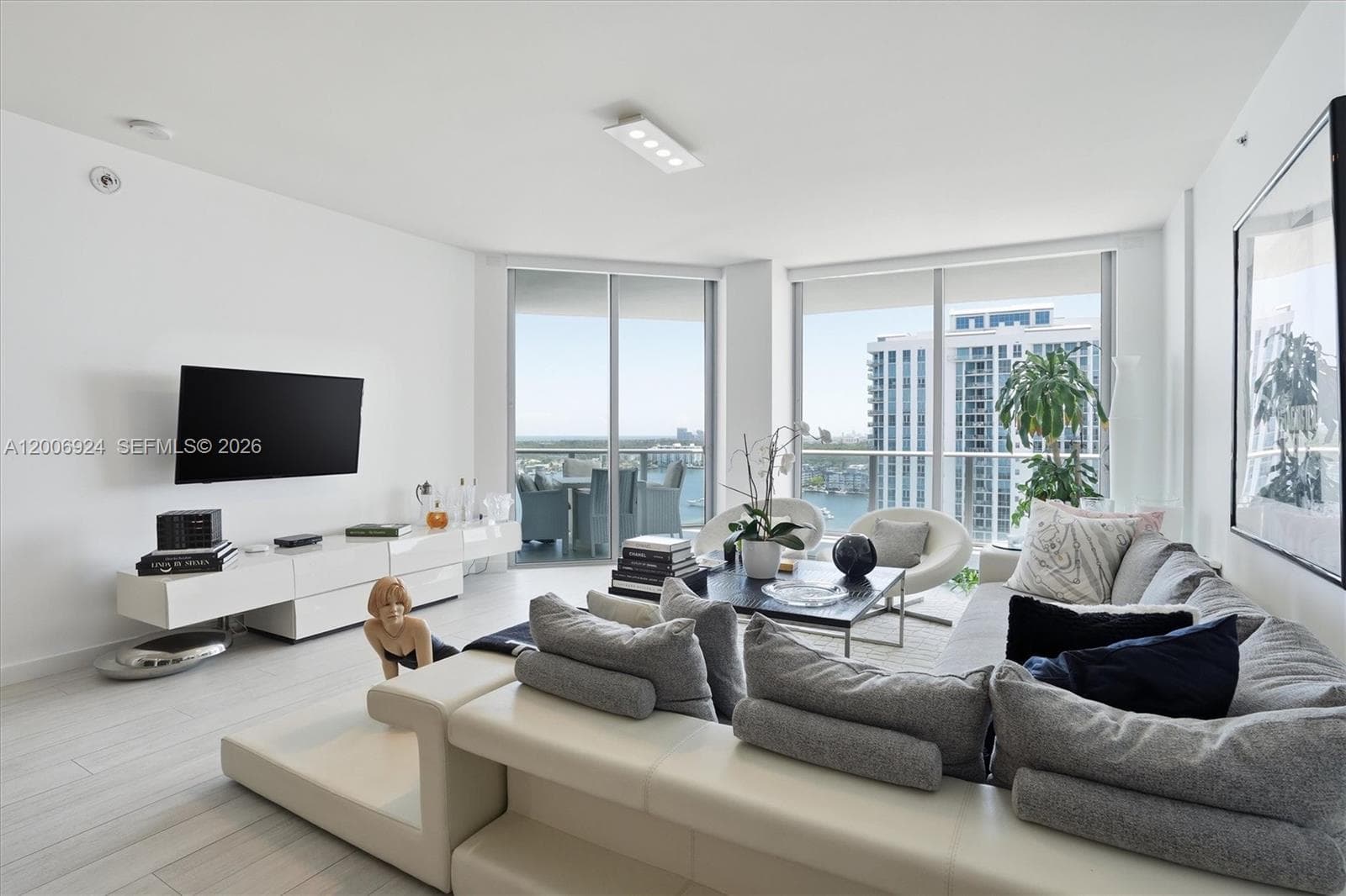 17301 Biscayne Blvd 1905 photo 5