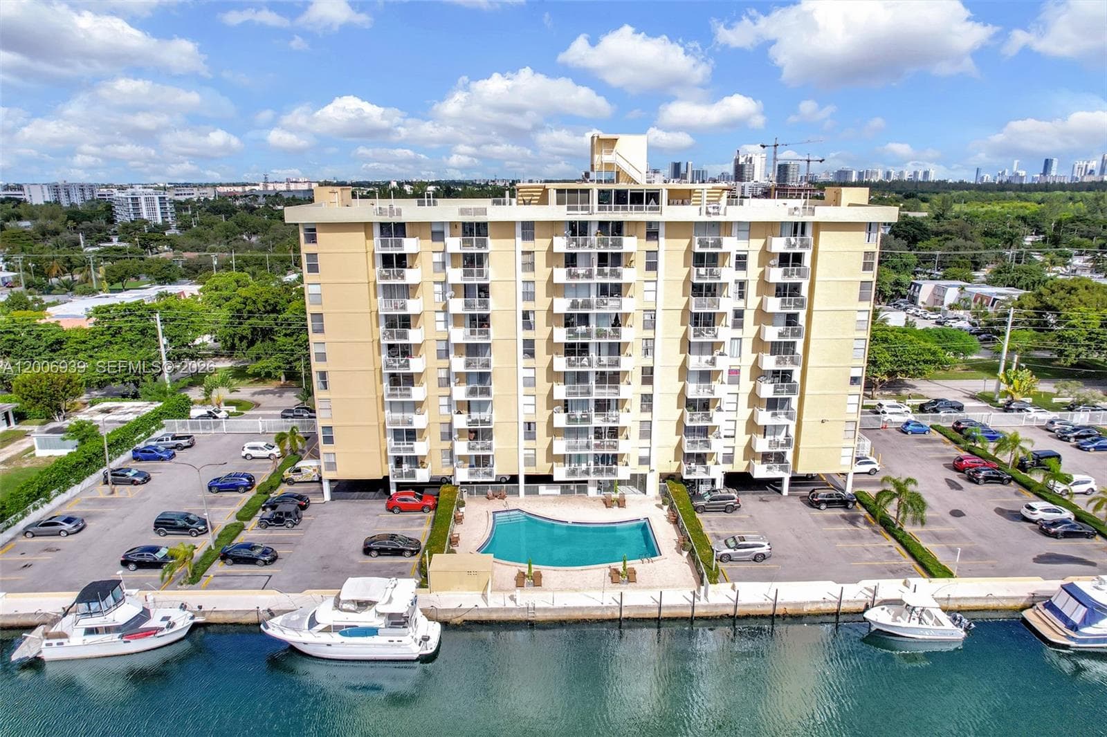 2000 135th St 411 photo 9