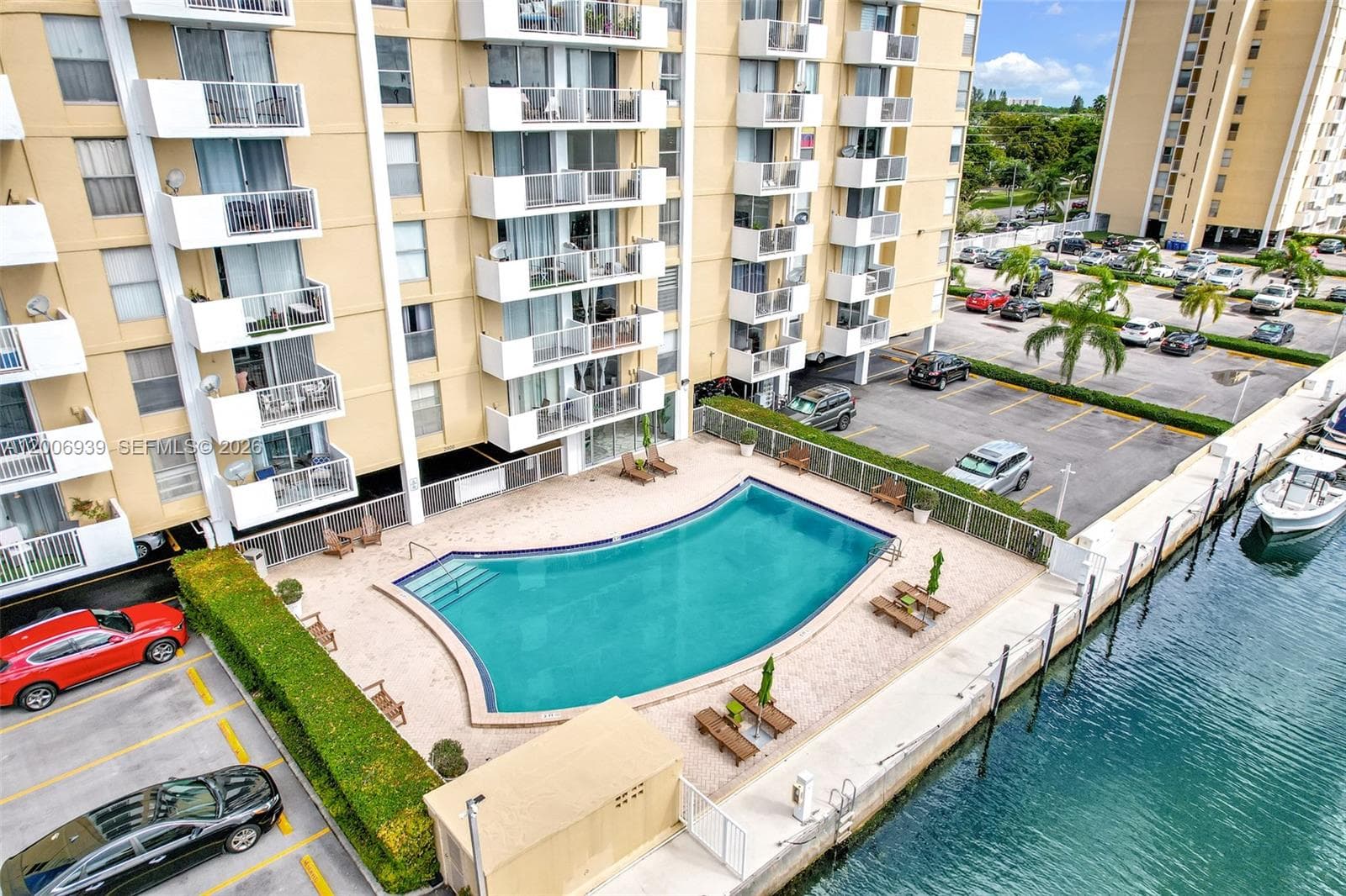 2000 135th St 411 photo 11