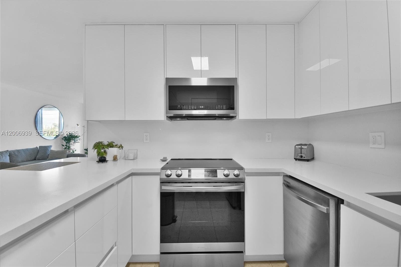 2000 135th St 411 photo 19