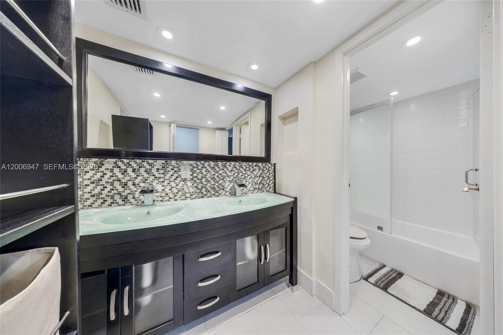 100 Bayview Dr 606 photo 21