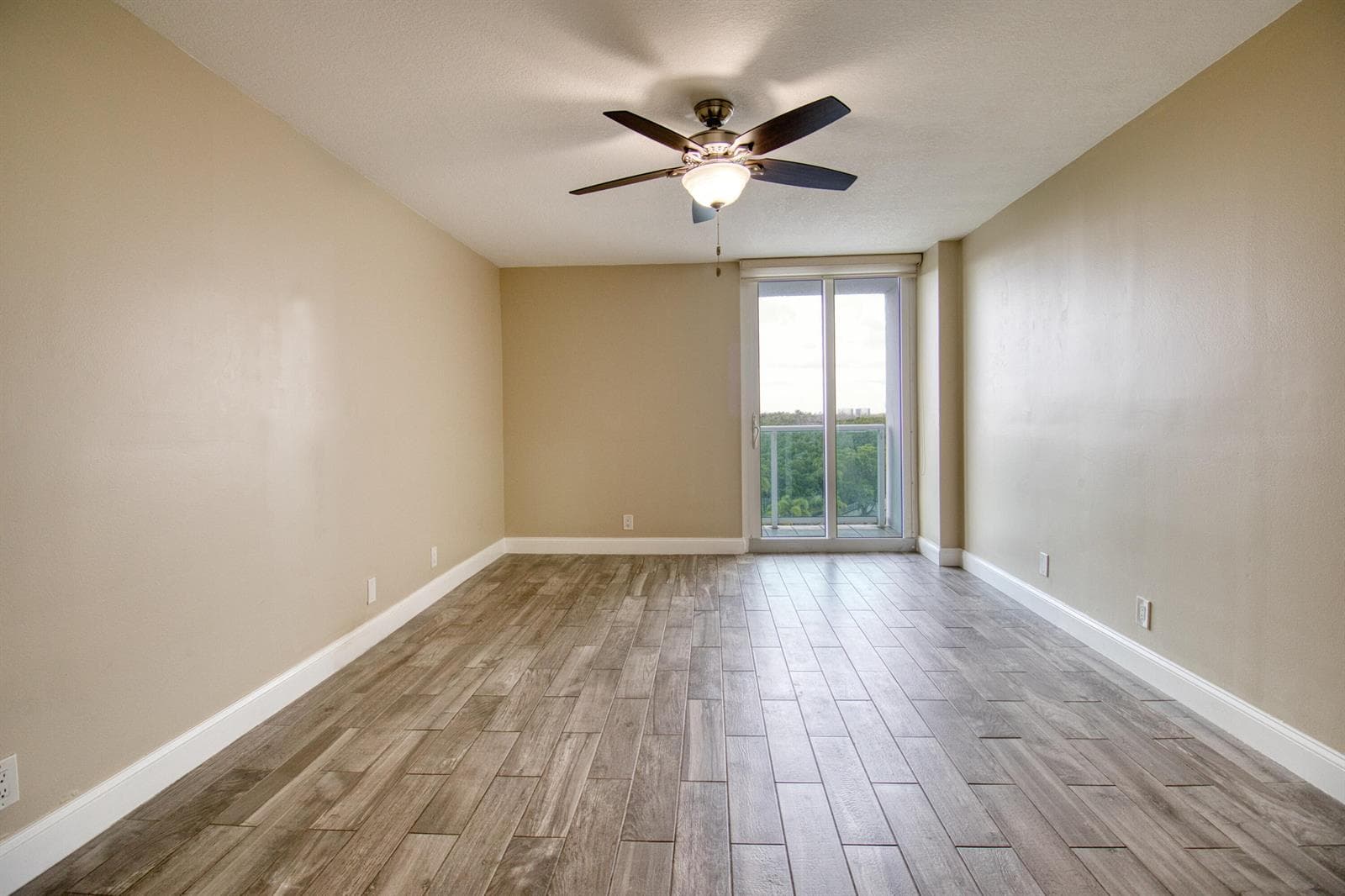 100 Bayview Drive 618 photo 17
