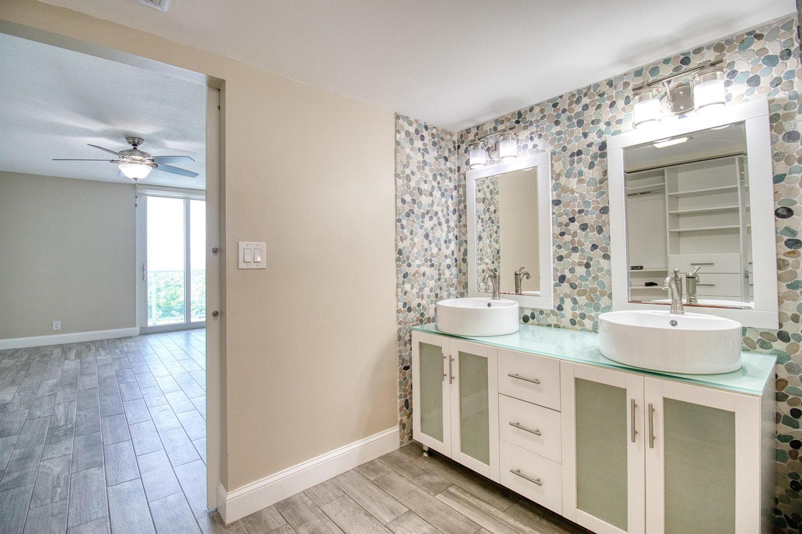 100 Bayview Drive 618 photo 18