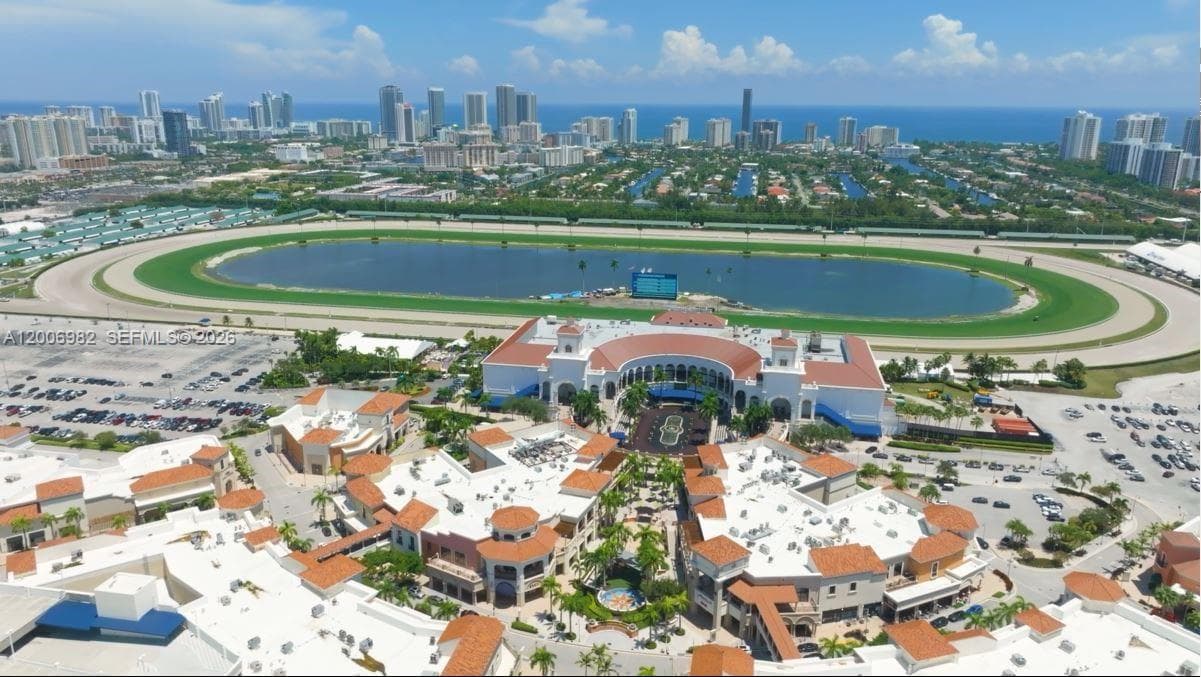 427 Golden Isles Dr 7J photo 2