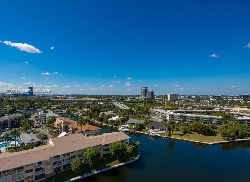 427 Golden Isles Dr 7J photo 18