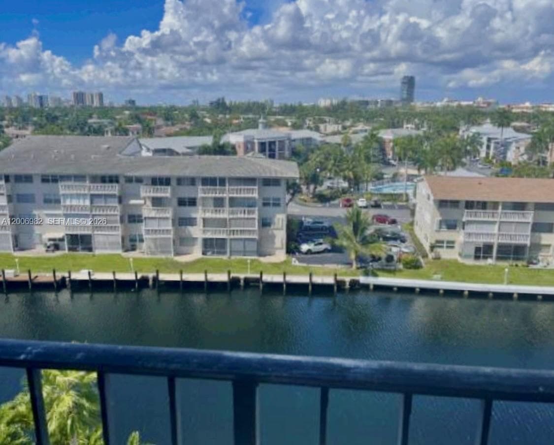 427 Golden Isles Dr 7J photo 19