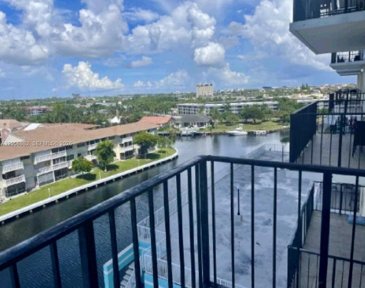 427 Golden Isles Dr 7J photo 21