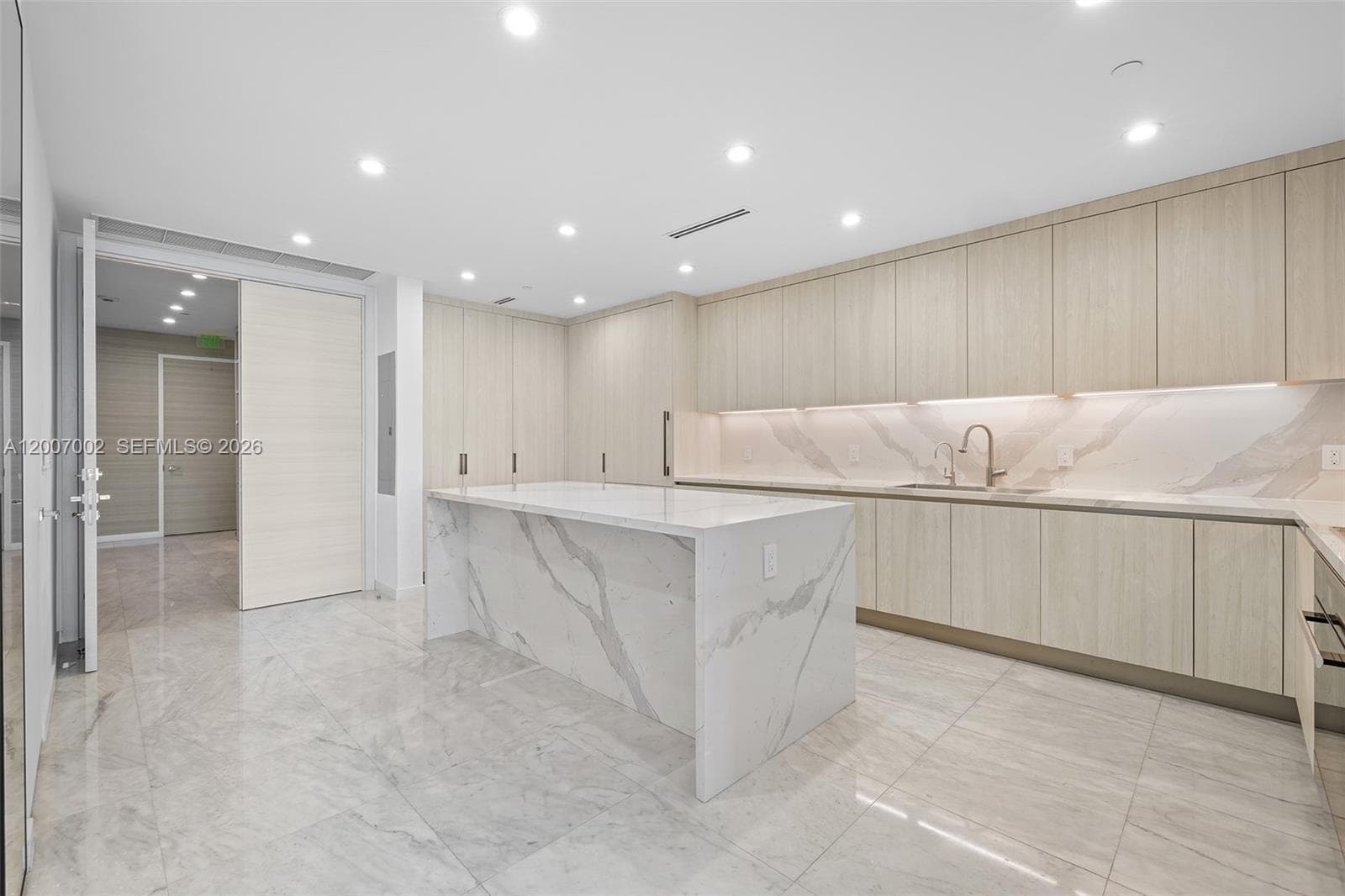 100 Pointe Dr 2107 photo 6