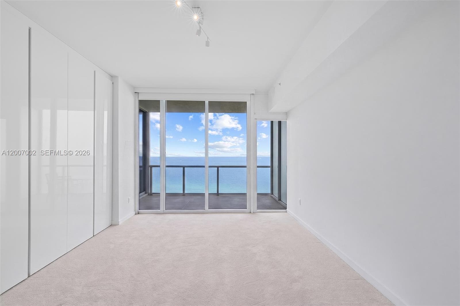 100 Pointe Dr 2107 photo 25