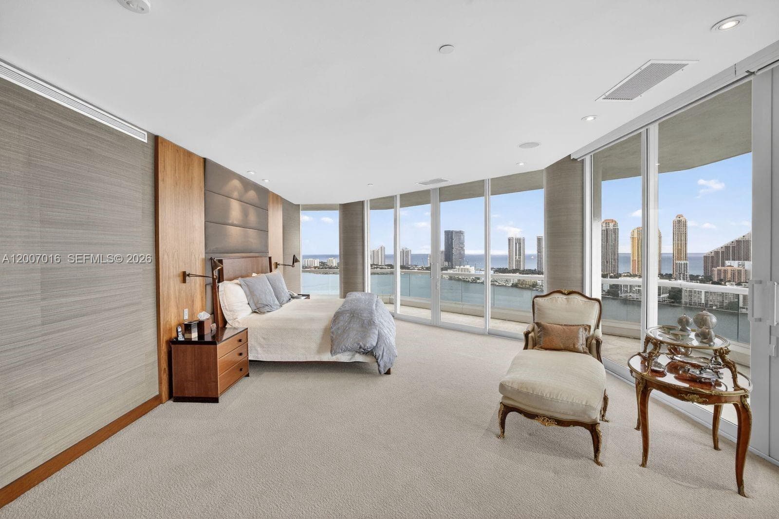 2600 Island Blvd PH-1 photo 16