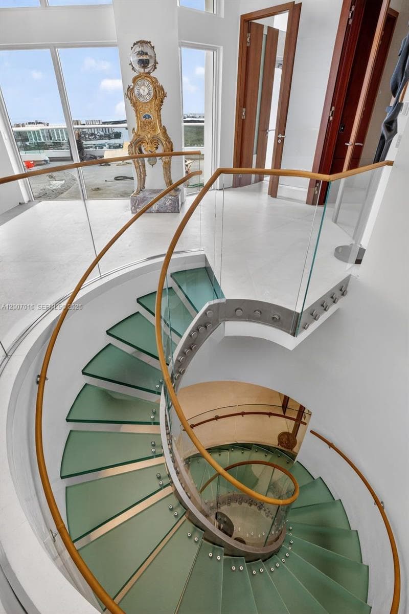 2600 Island Blvd PH-1 photo 12