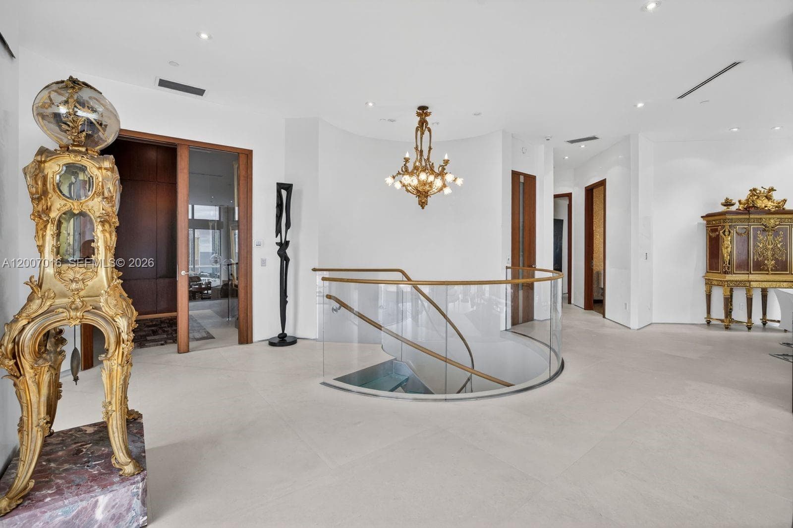 2600 Island Blvd PH-1 photo 3