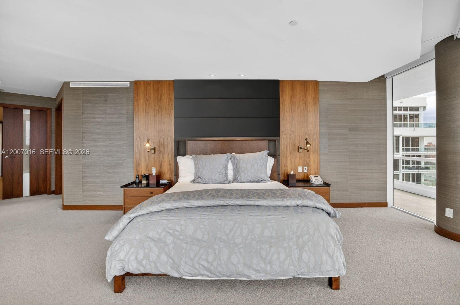 2600 Island Blvd PH-1 photo 18