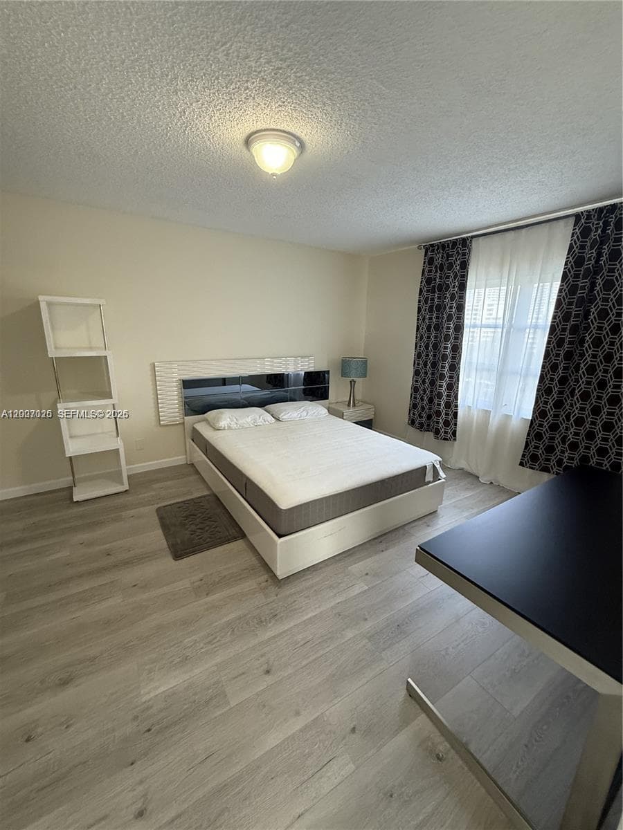 300 Diplomat Pkwy 712 photo 12