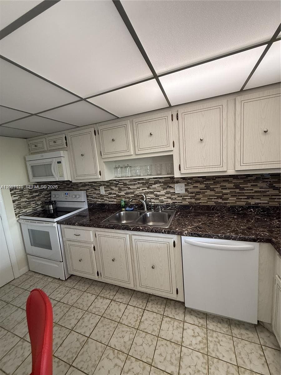 300 Diplomat Pkwy 712 photo 8