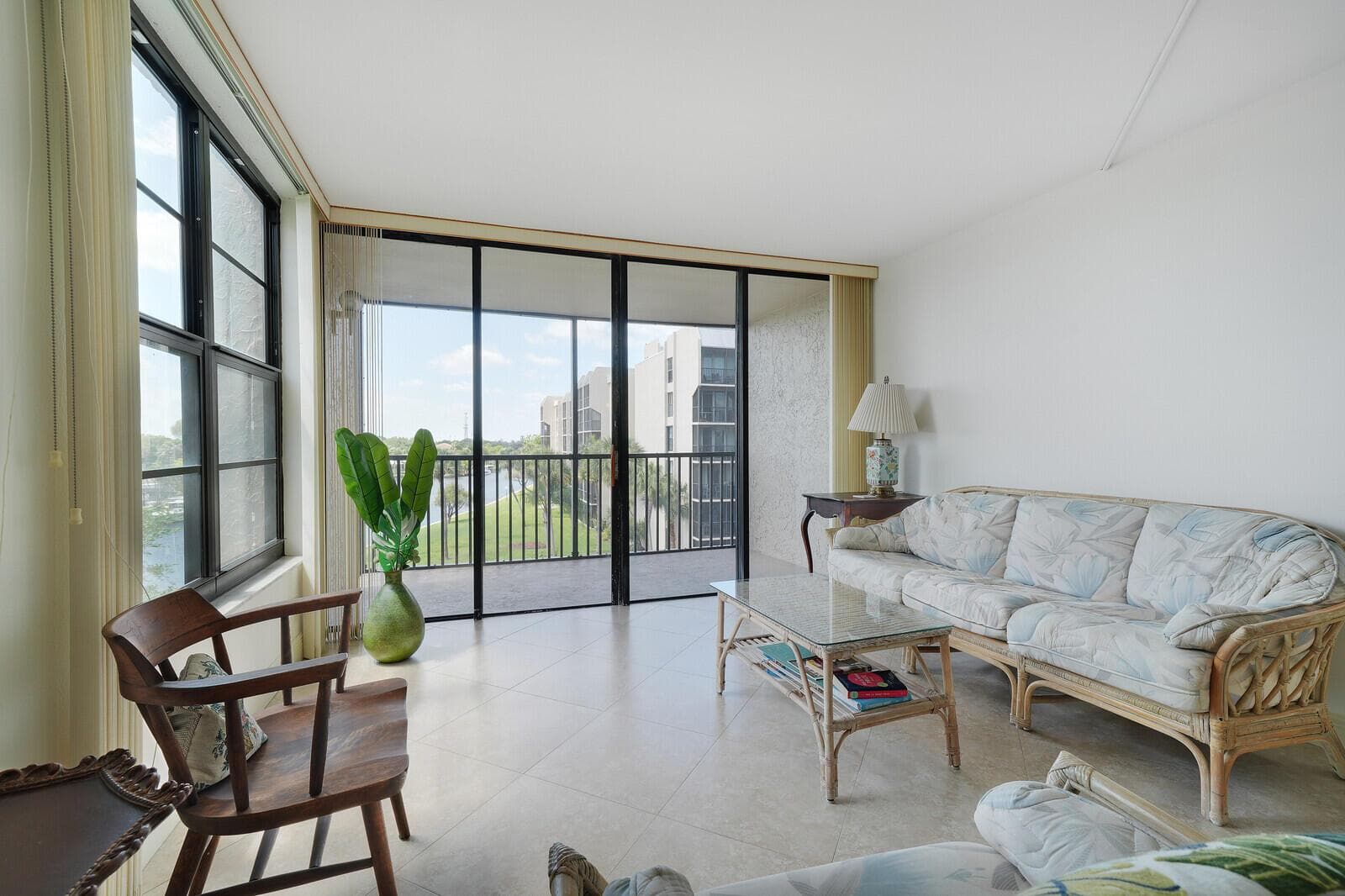 8 Royal Palm Way 401 photo 5