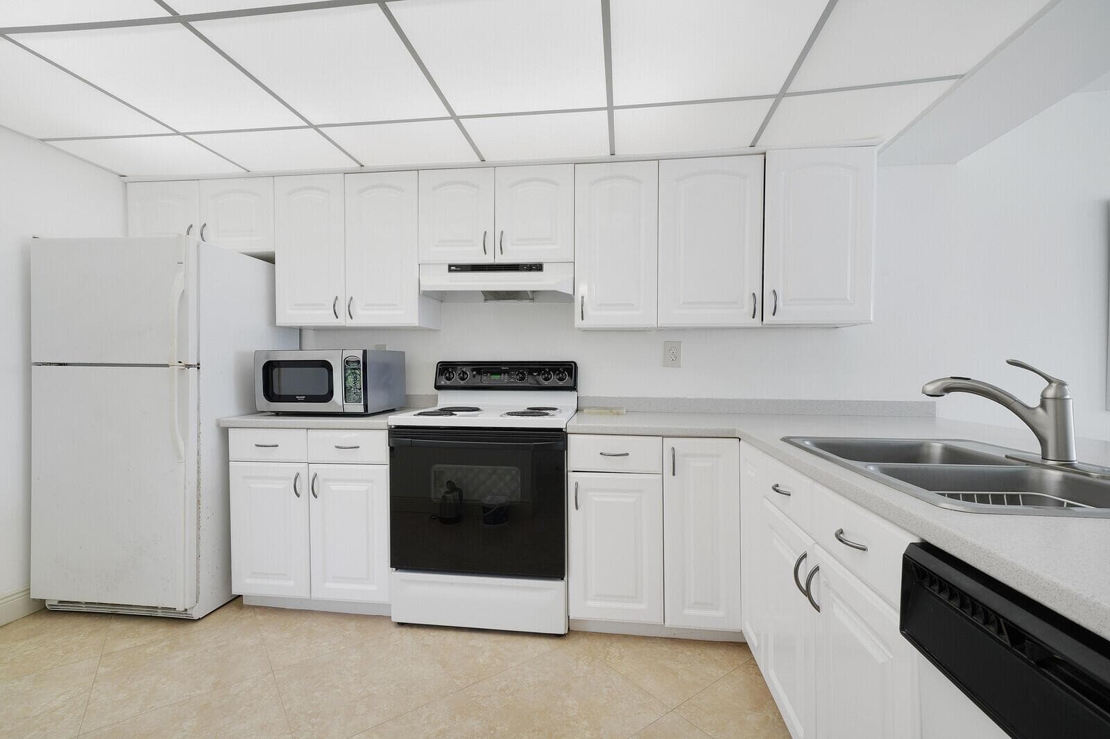 8 Royal Palm Way 401 photo 9