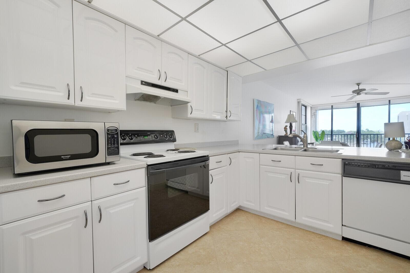 8 Royal Palm Way 401 photo 10