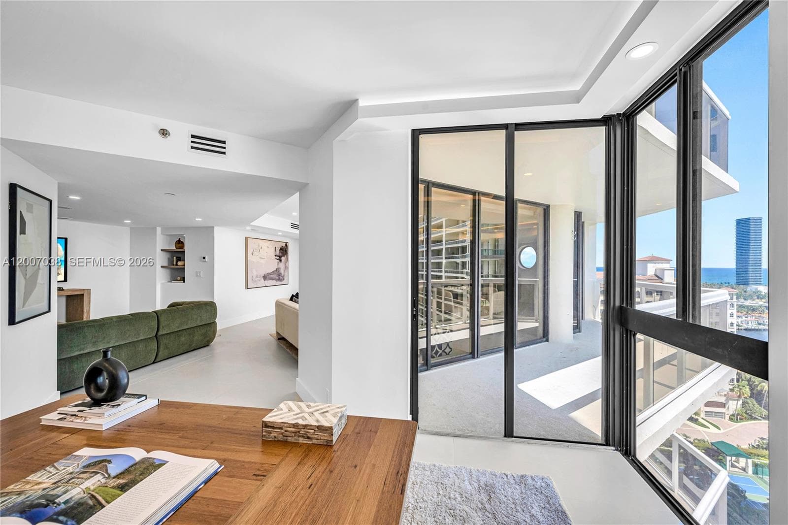 20185 Country Club Dr 1904 photo 24