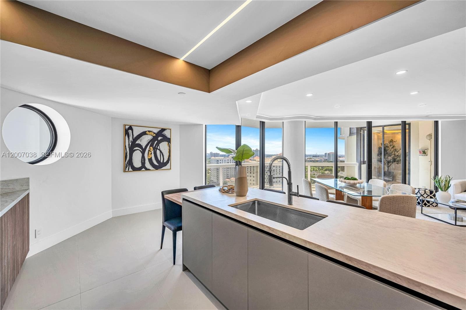 20185 Country Club Dr 1904 photo 10