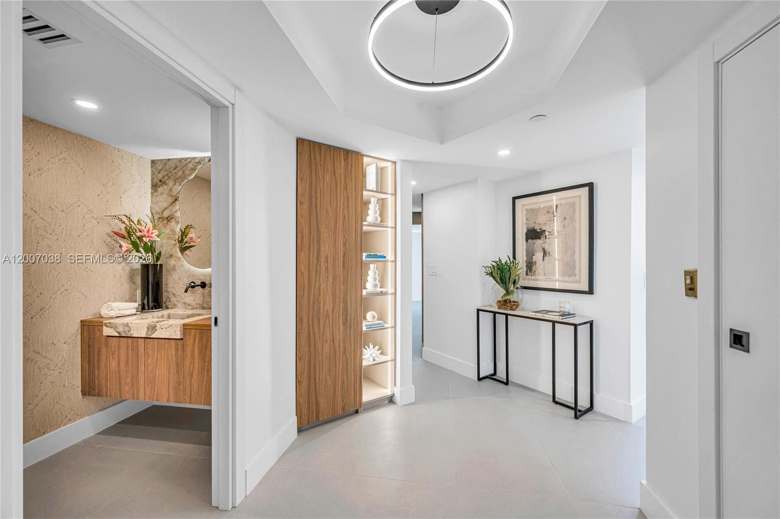 20185 Country Club Dr 1904 photo 4