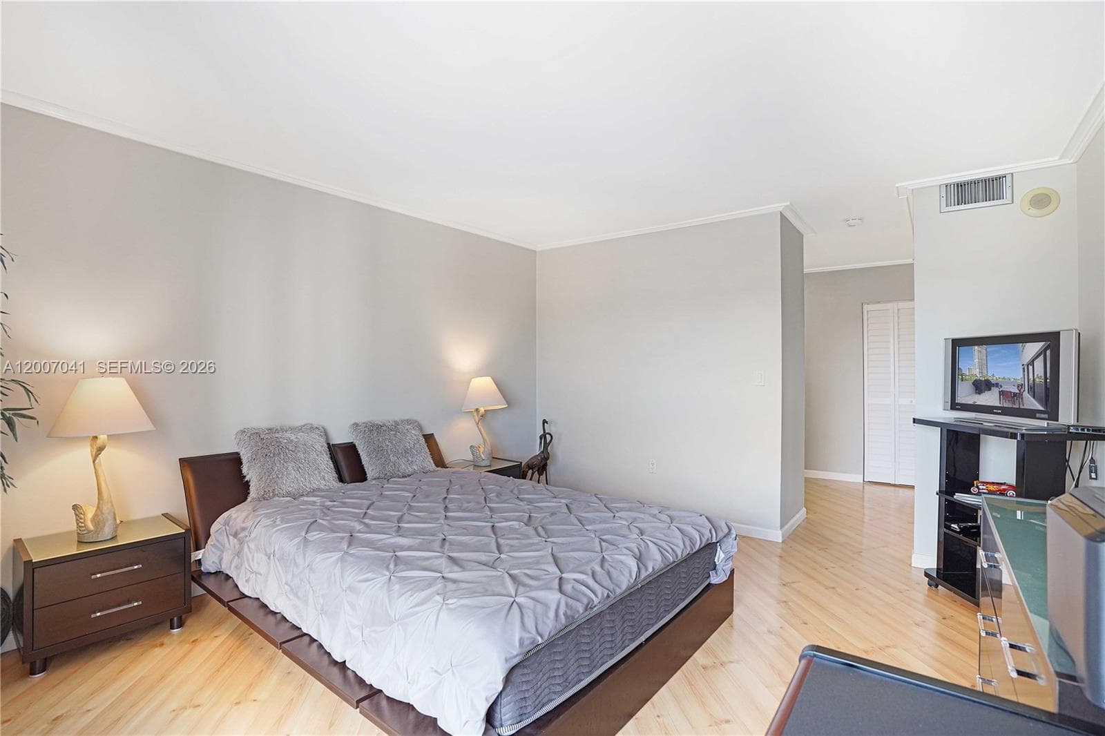 20505 Country Club Dr 836 photo 20