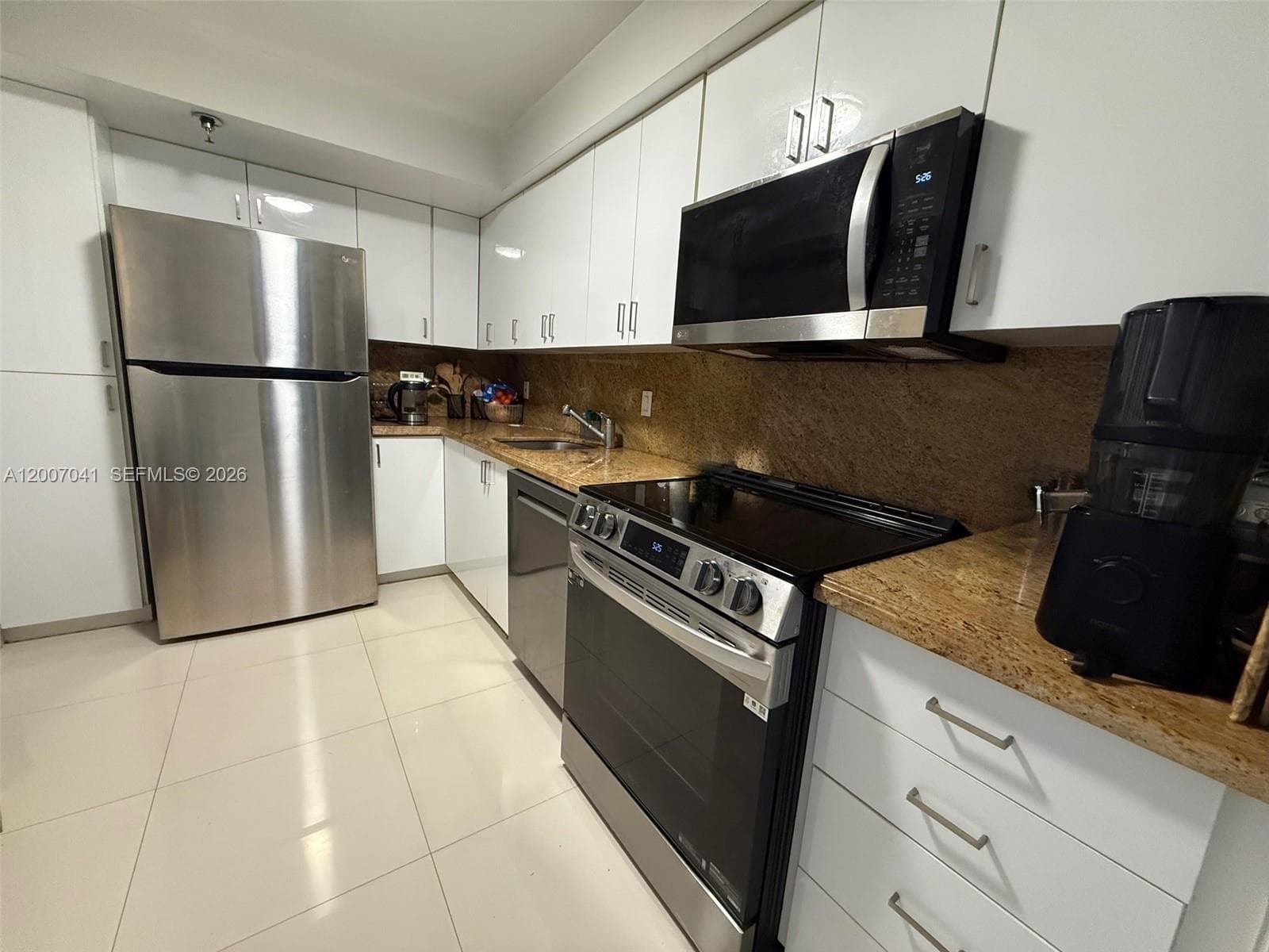 20505 Country Club Dr 836 photo 14
