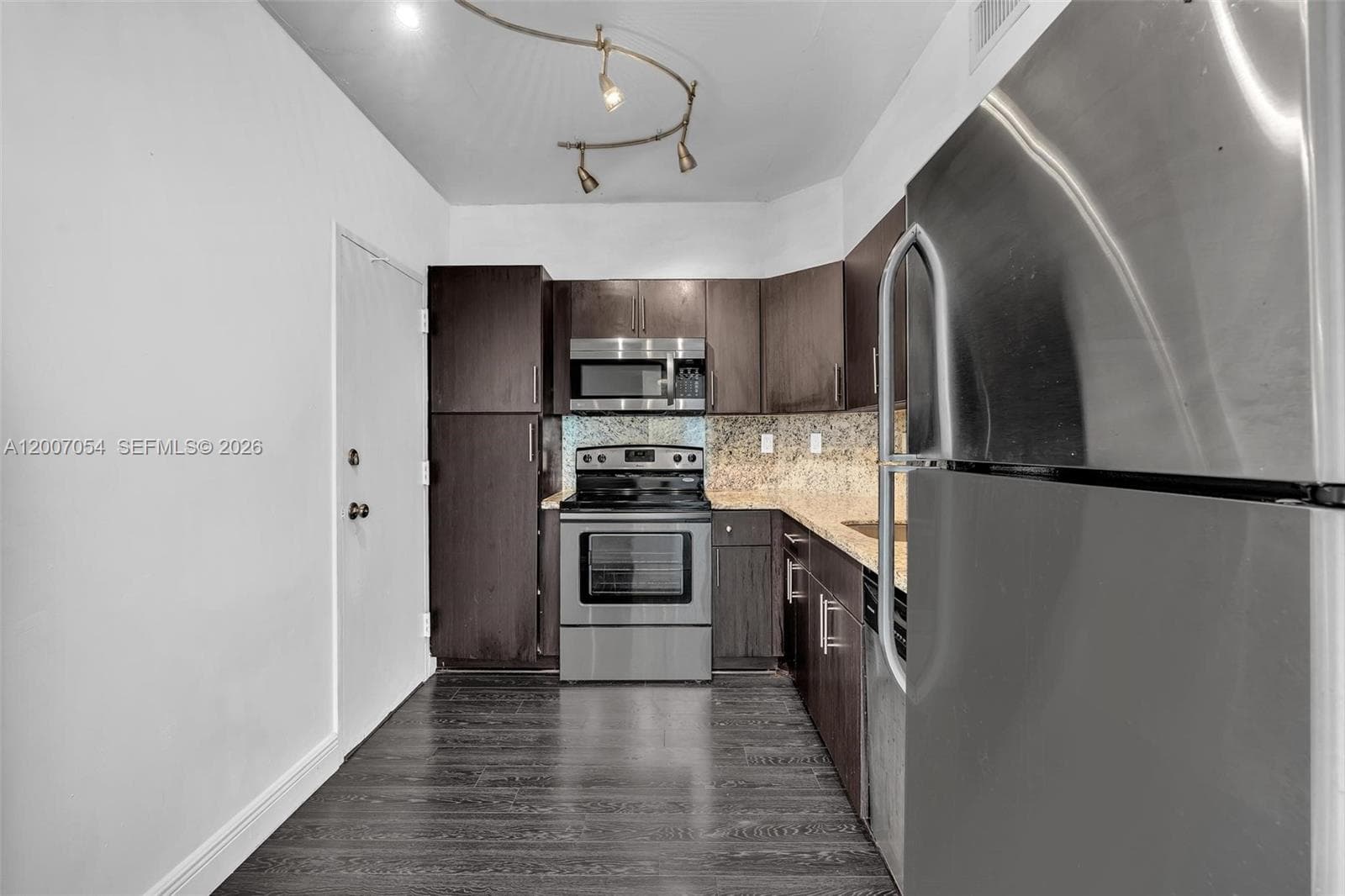 500 Bayview Dr 228 photo 9