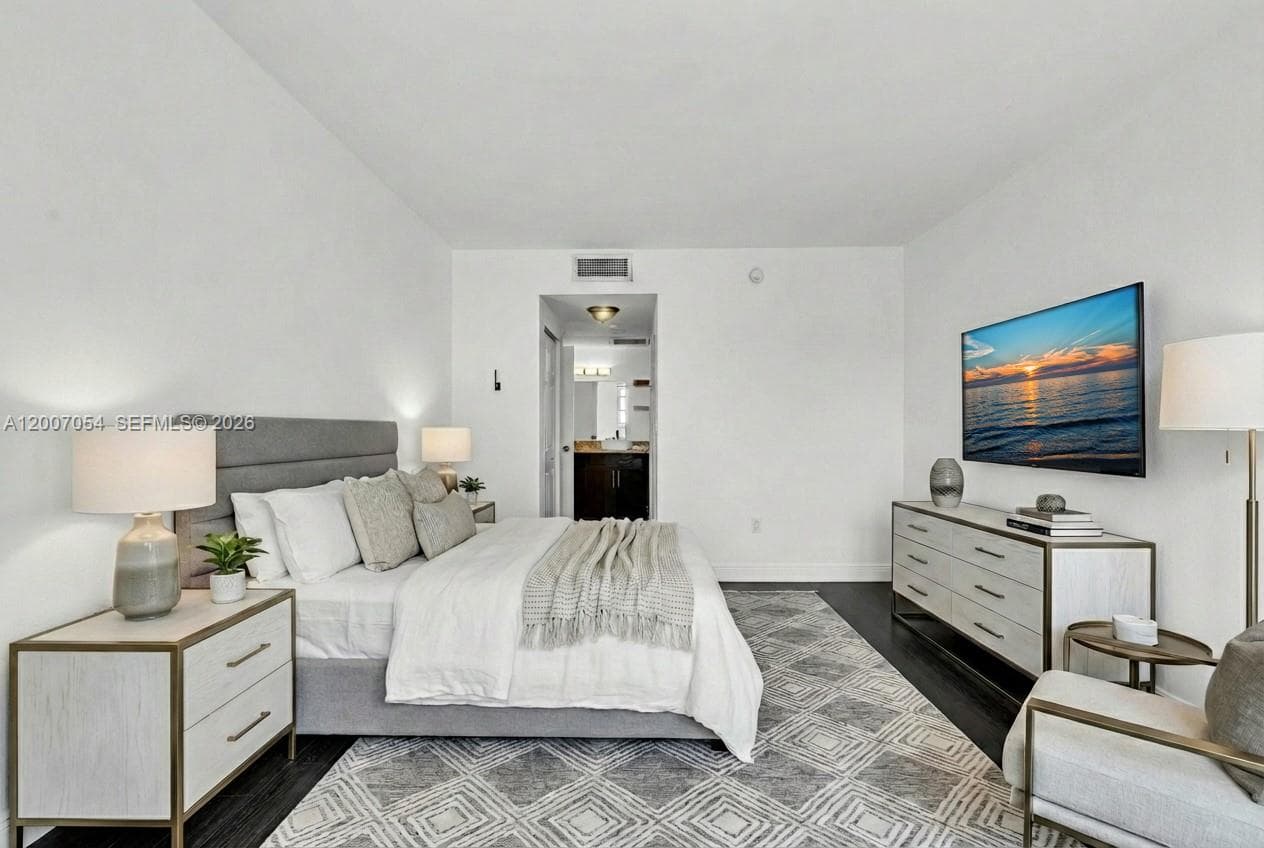 500 Bayview Dr 228 photo 18