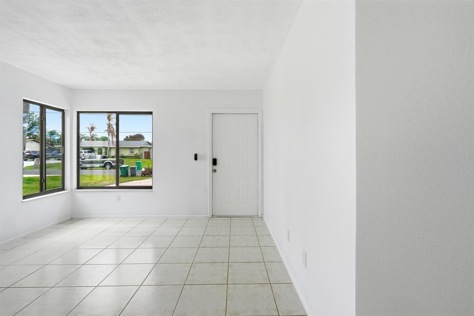 295 NW Archer Avenue photo 6