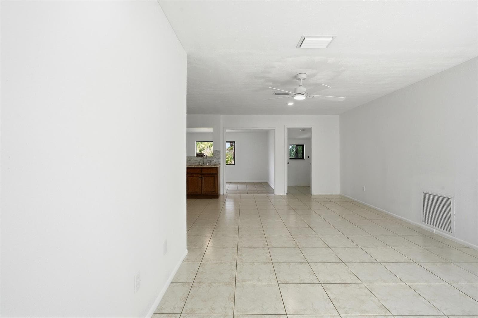 295 NW Archer Avenue photo 4