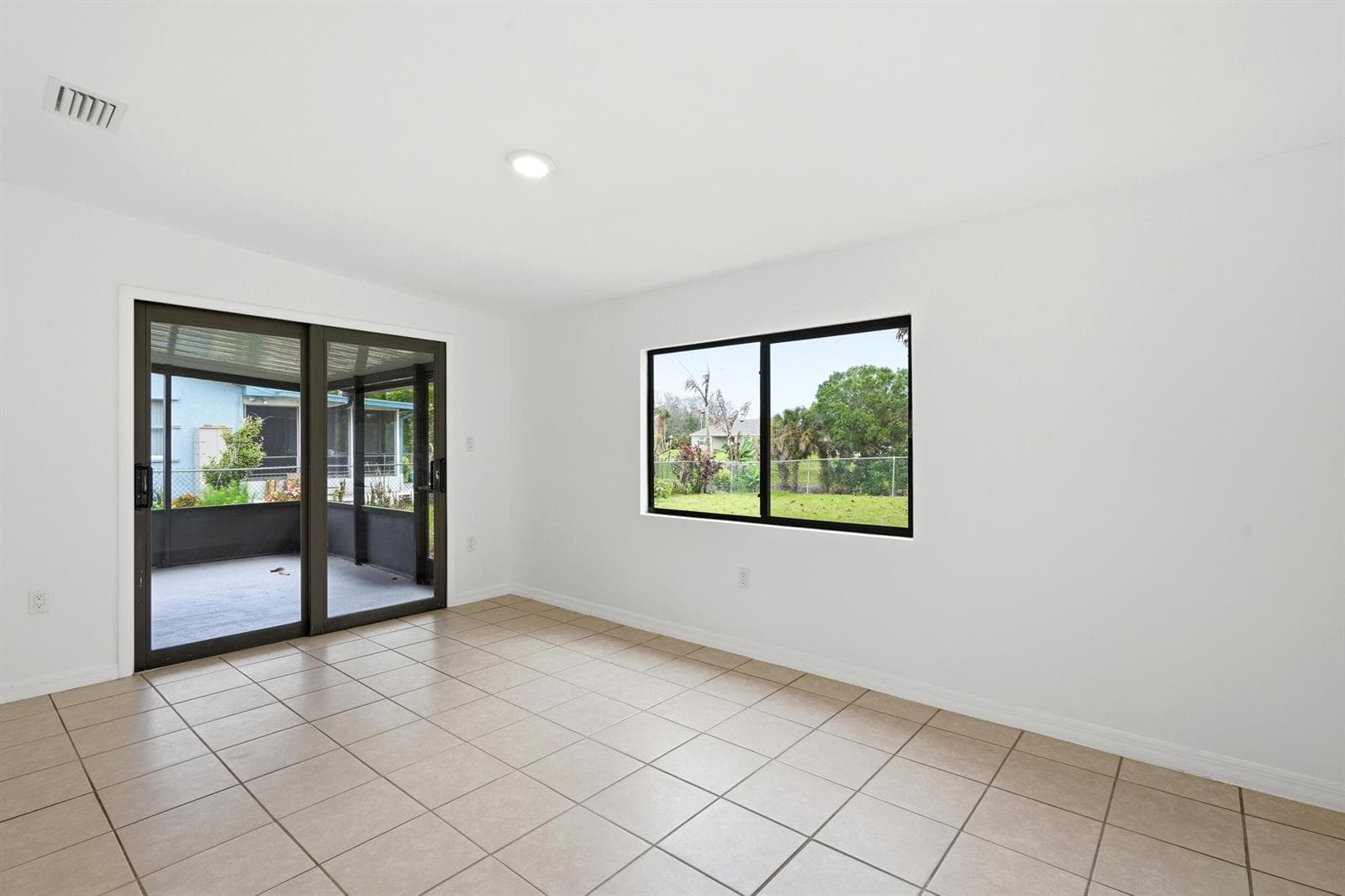 295 NW Archer Avenue photo 8