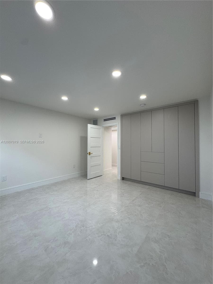 3410 Galt Ocean Dr 901N photo 10