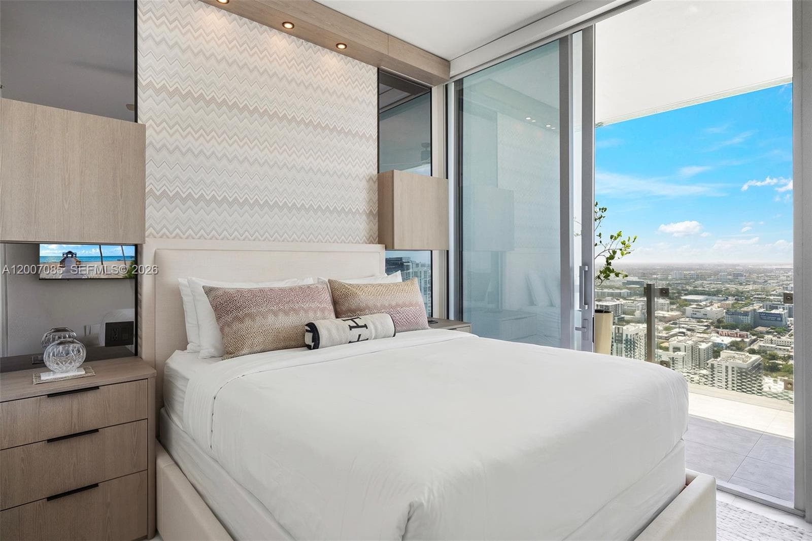 700 26th Ter 4206 photo 17