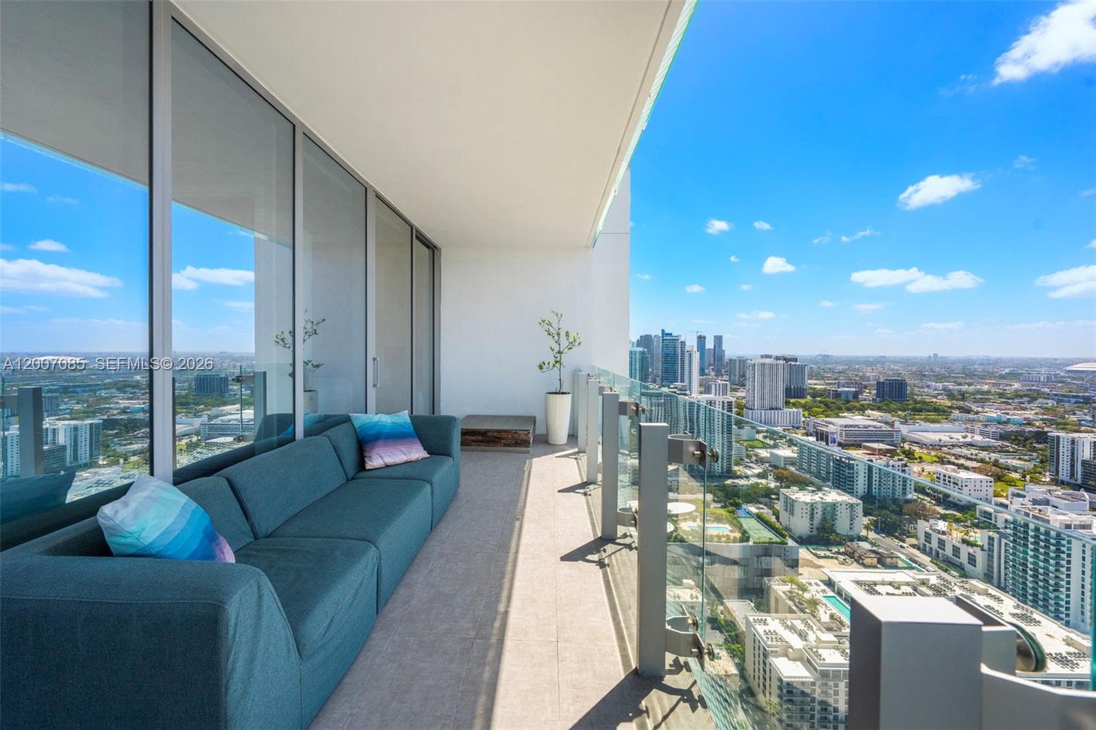 700 26th Ter 4206 photo 8