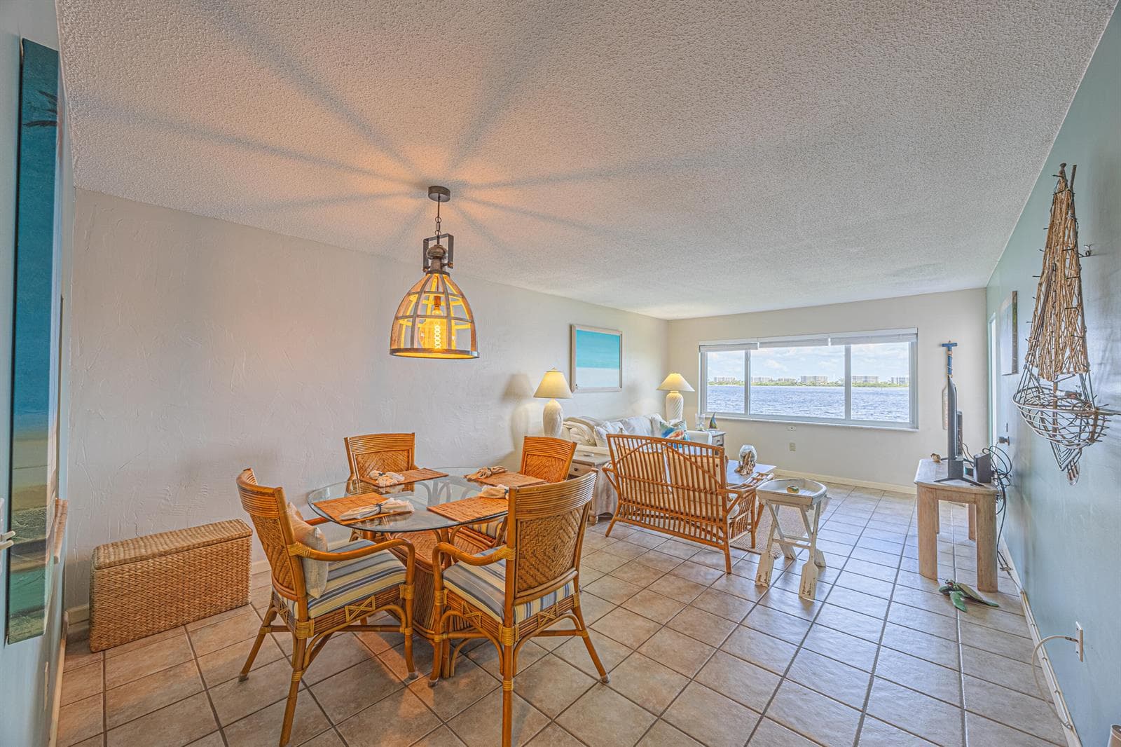 1516 S Lakeside Drive 203 photo 5