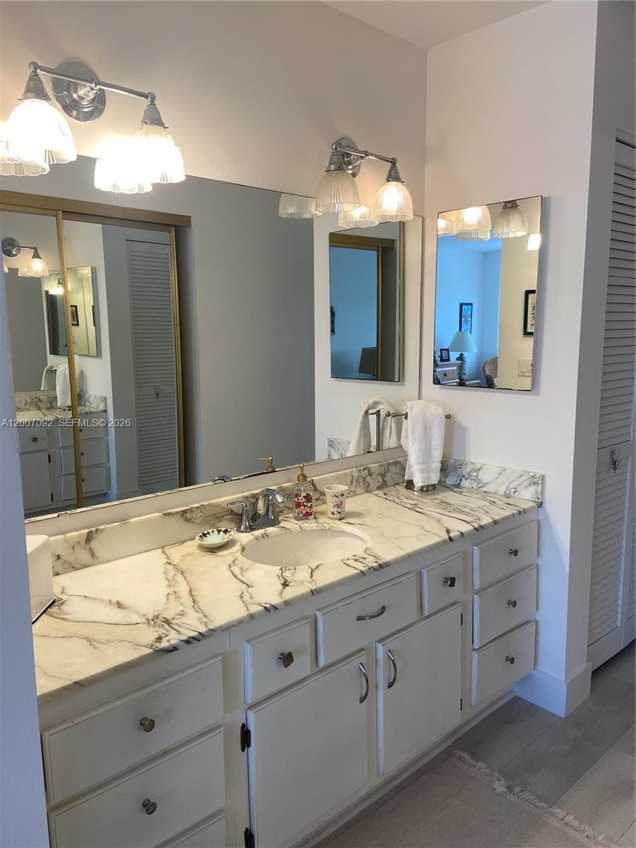 5100 Ocean Blvd 1106 photo 21