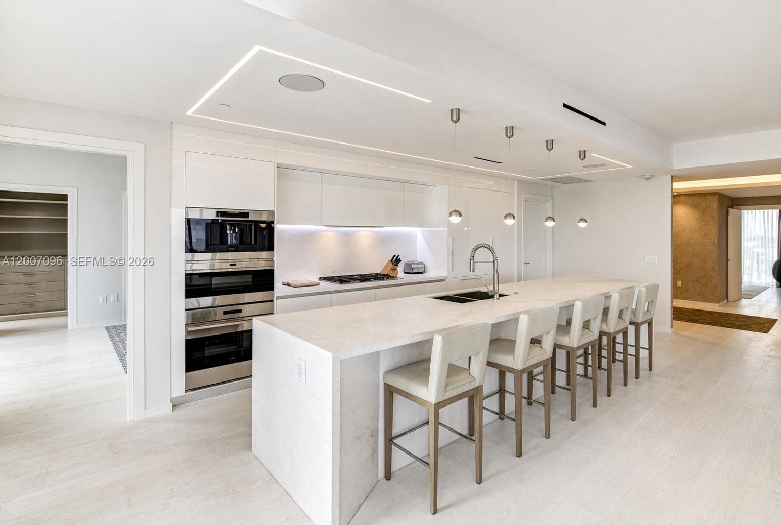 1 Collins Ave 606 photo 6