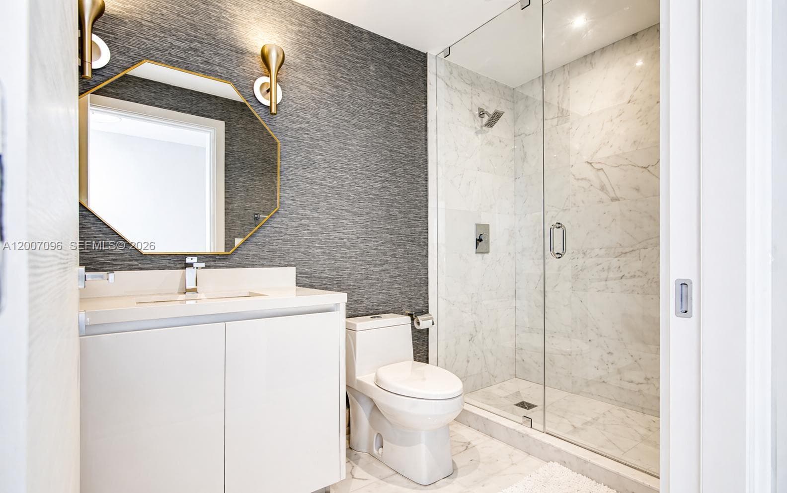 1 Collins Ave 606 photo 17