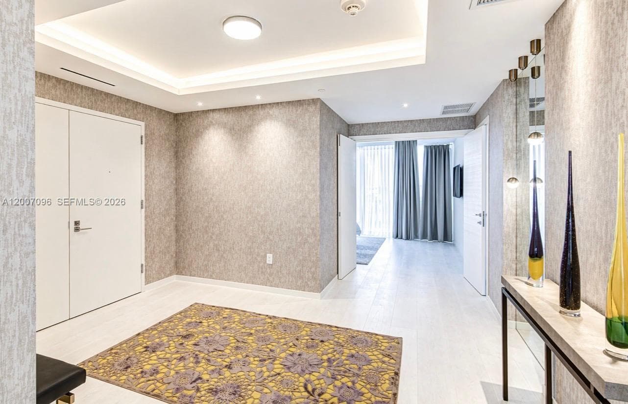 1 Collins Ave 606 photo 16