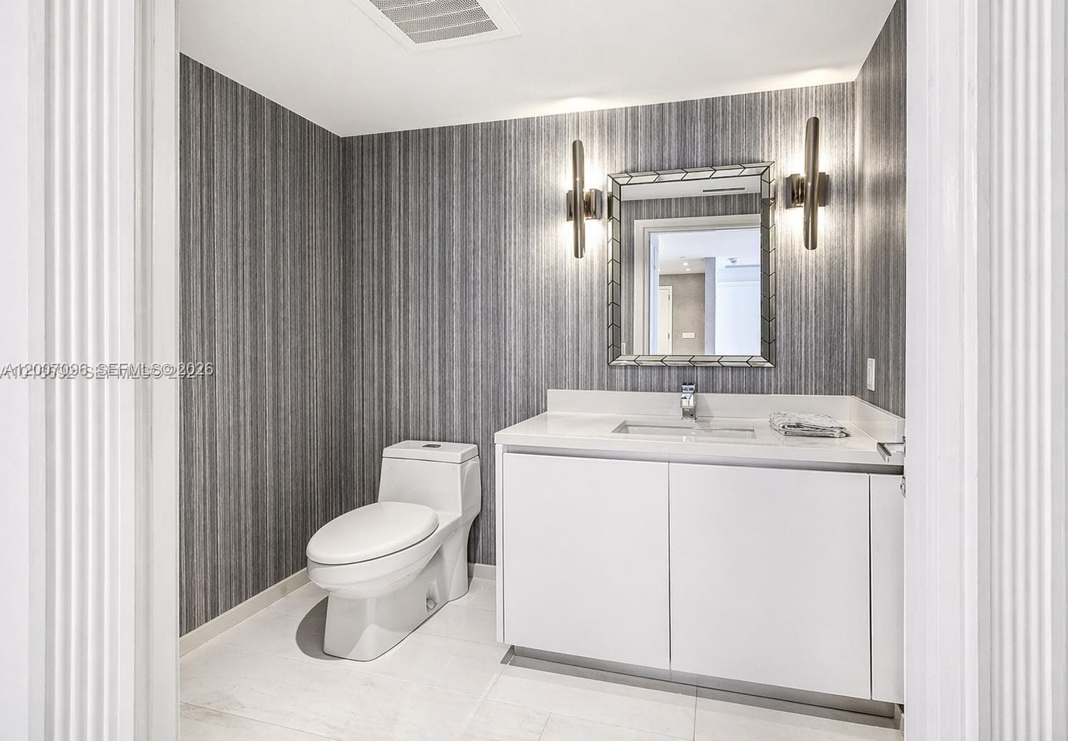 1 Collins Ave 606 photo 20