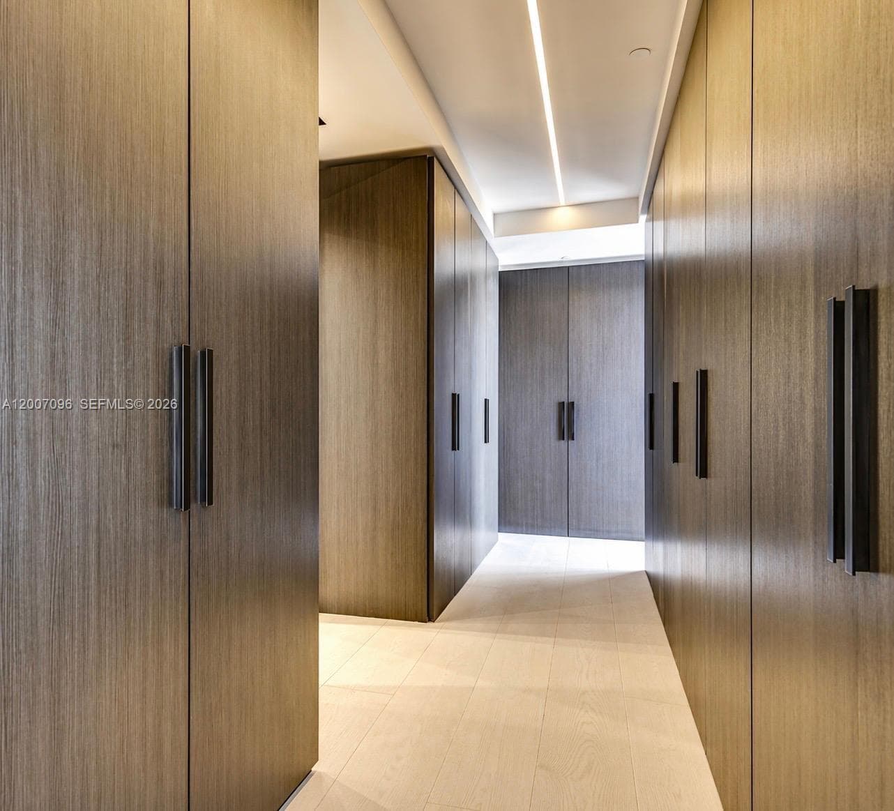 1 Collins Ave 606 photo 10