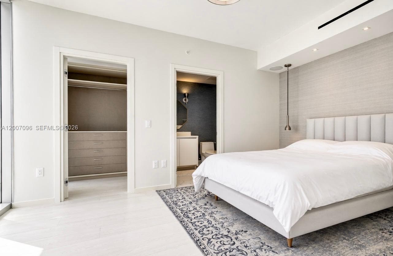 1 Collins Ave 606 photo 15