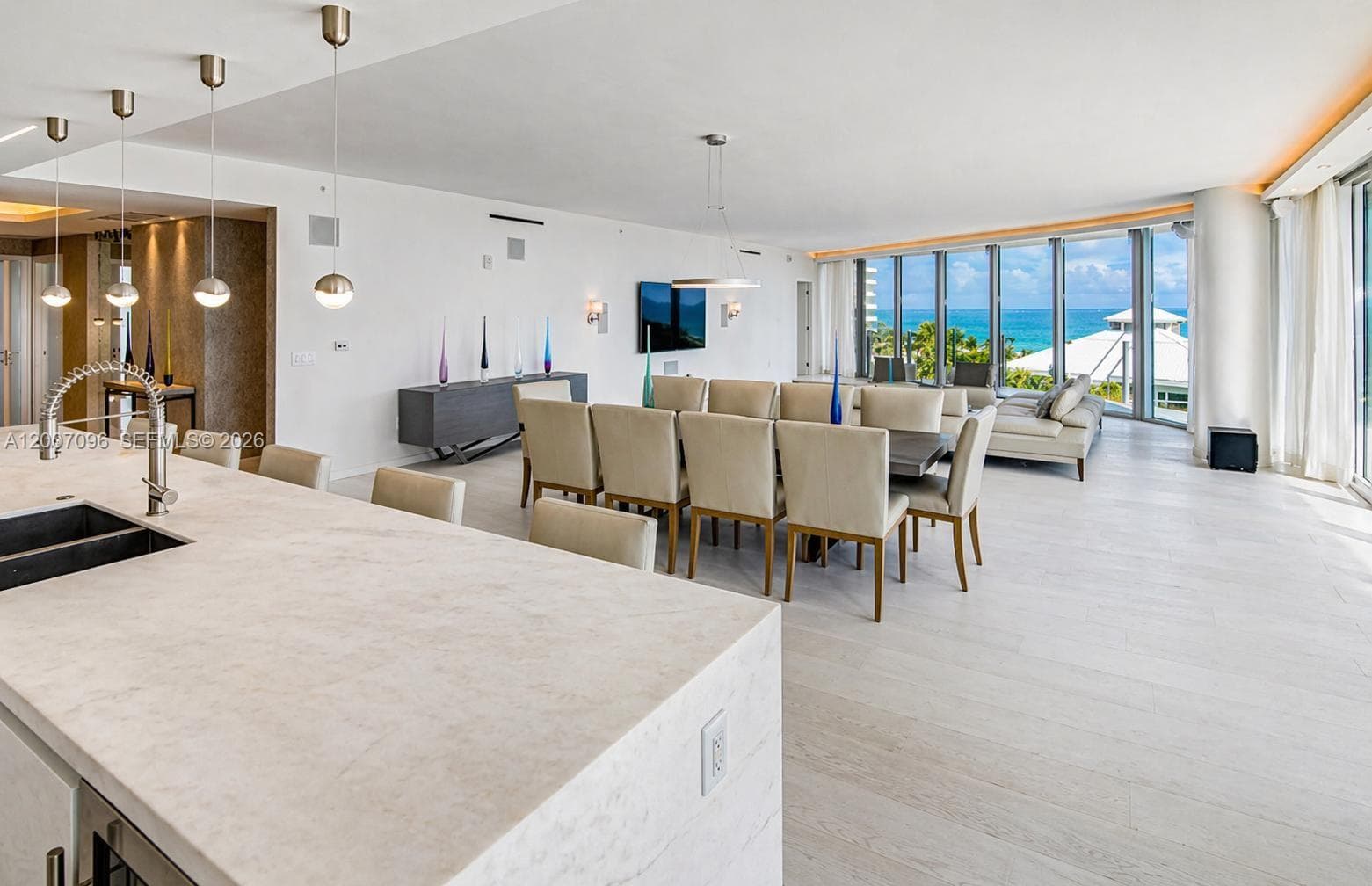 1 Collins Ave 606 photo 4