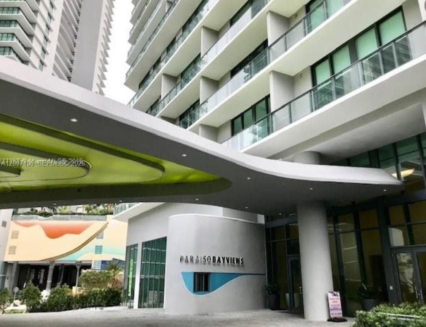 501 31st St 910 photo 3