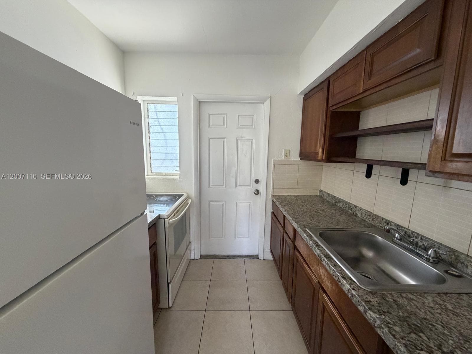 8321 Crespi Blvd 6 photo 2