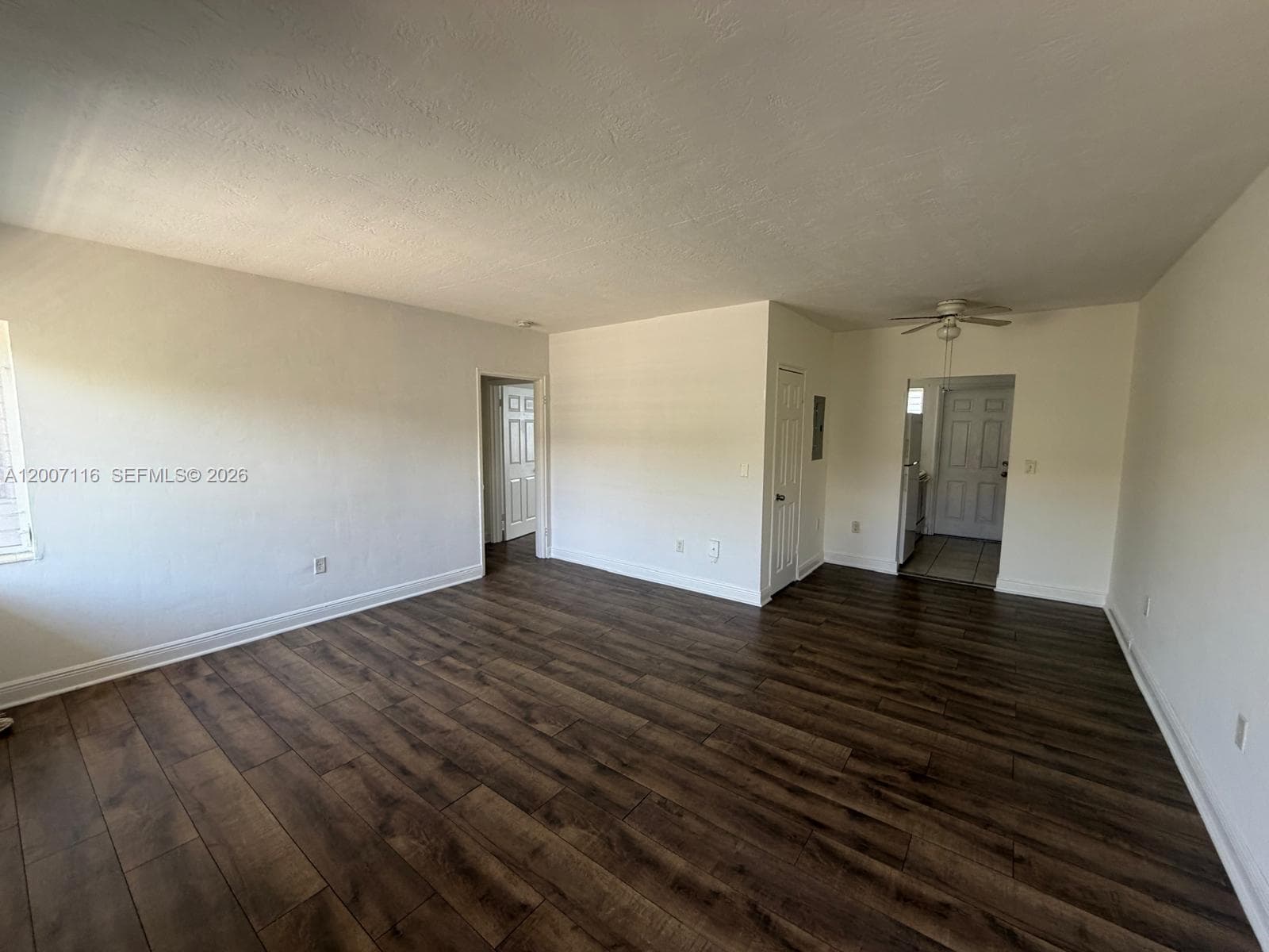 8321 Crespi Blvd 6 photo 1